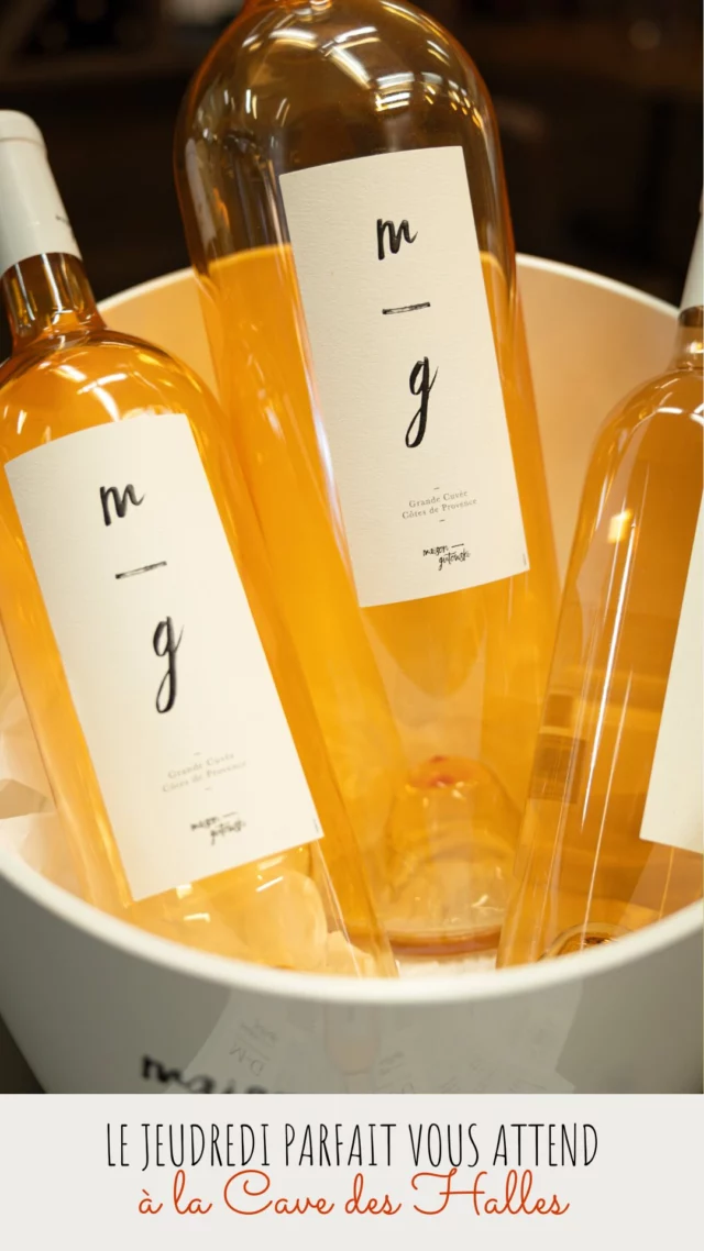 🍷✨ L’endroit parfait pour vos Jeudredis 😍

On parie que vous allez adorer !

💬 Et vous plutôt vin blanc, rouge ou rosé ? Dites-le-nous en commentaire ! 👇

Rendez-vous à @la_cave_des_halles où Élodie et Mathieu vous accueillent avec le sourire et surtout… avec leurs pépites viticoles soigneusement sélectionnées ! 😍

Vins suisses, français, italiens et bien d’autres trésors à découvrir au verre ou à la bouteille, le tout accompagné de planches généreuses et de quelques délices des commerçants de la Halle 🧀🍖

📍 Direction la Cave des Halles pour démarrer votre fin de semaine en beauté !

✅ Abonnez-vous à la @hallederive pour plus de bons plans gourmands !

🎥  @lagencefood

***************

Bienvenue à la Halle de Rive, l’endroit à Genève pour les amoureux des produits du terroir !

La Halle de Rive, c’est +23 commerçants (poissonniers, fromagers, bouchers, boulangers, maraîchers, traiteurs), une fleuriste et un bistrot 🍽️ 🥐 🧀

Nous sommes à votre côté depuis + 145 ans !

🛍️ Rendez-vous  à la Halle pour vos moments gourmands 😍

***************

#cave #vins #wine #oenologie #geneve #geneva #rosé

Vin / Genève / Geneva